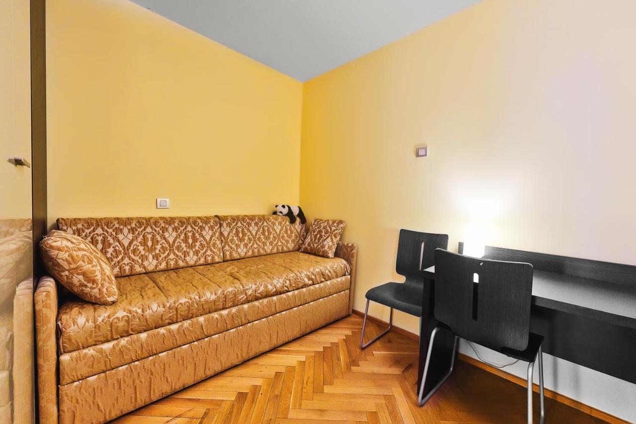 Apartment Halkova 5 *